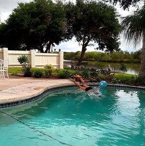 Meet your Posher, Coraline